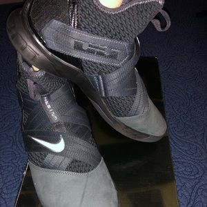 MENS LEBRON SNEAKERS